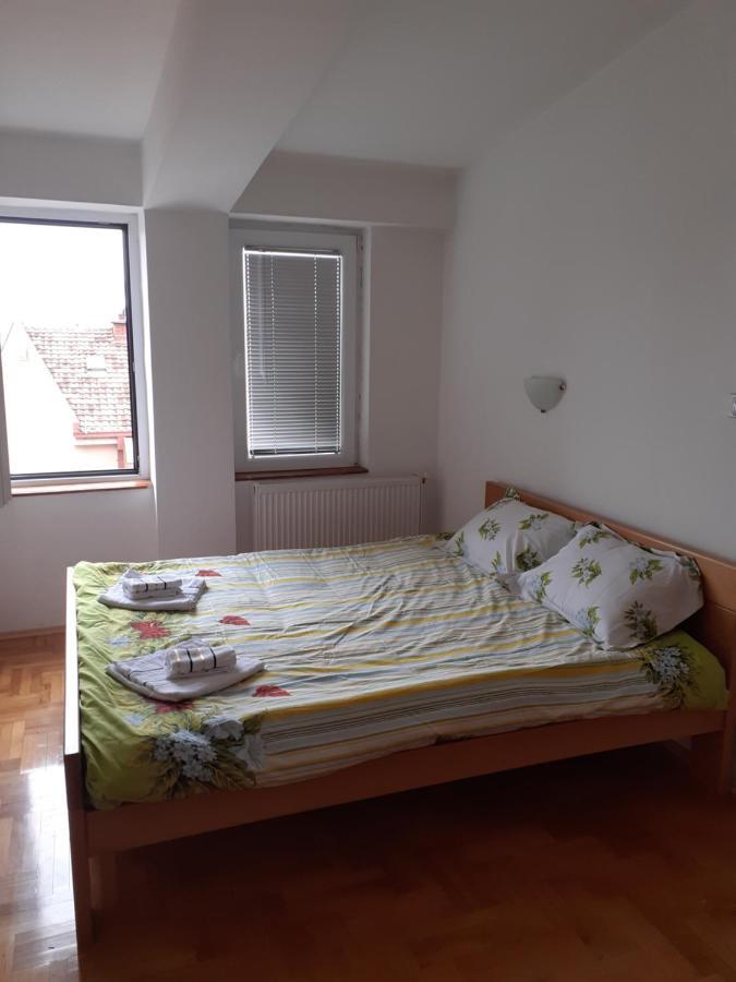 Ballet Apartament Skopje Buitenkant foto