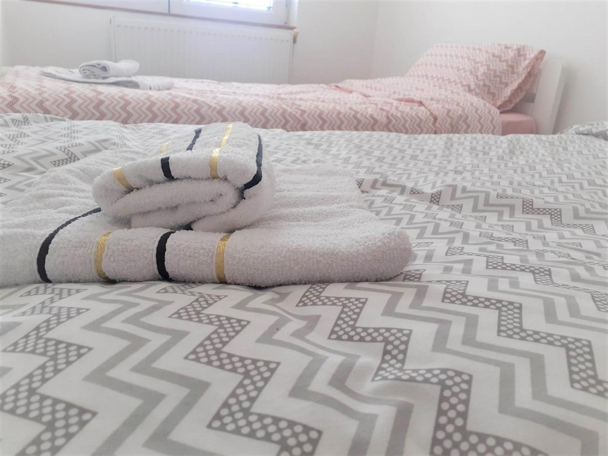 Ballet Apartament Skopje Buitenkant foto