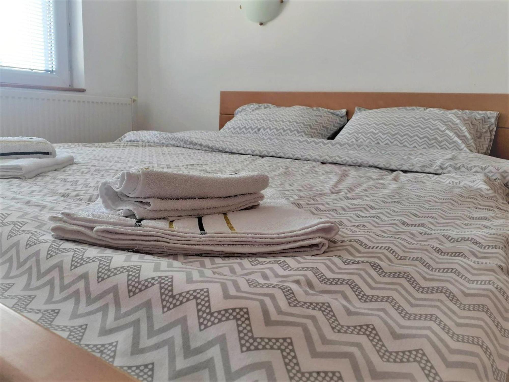 Ballet Apartament Skopje Buitenkant foto
